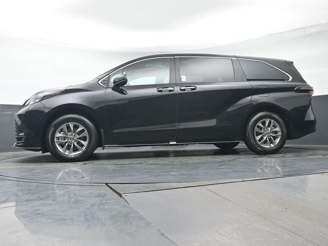 2025 Toyota Sienna XLE 7 Passenger