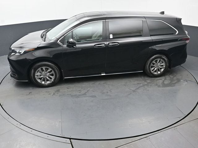 2025 Toyota Sienna XLE 7 Passenger