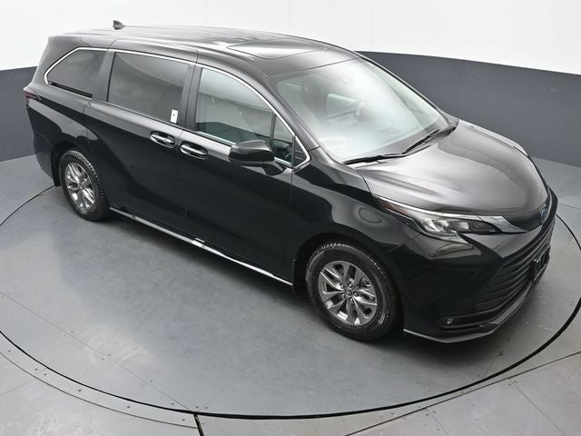 2025 Toyota Sienna XLE 7 Passenger