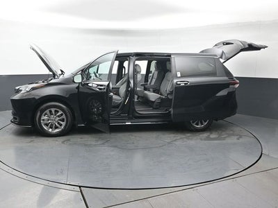 2025 Toyota Sienna XLE 7 Passenger