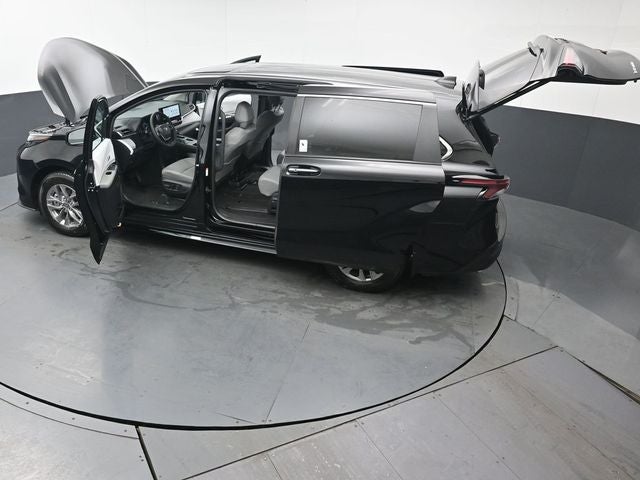 2025 Toyota Sienna XLE 7 Passenger