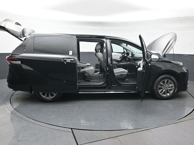 2025 Toyota Sienna XLE 7 Passenger
