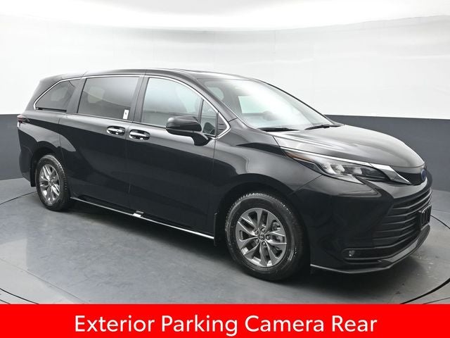 2025 Toyota Sienna XLE 7 Passenger