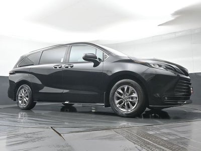 2026 Toyota Sienna XLE 7 Passenger