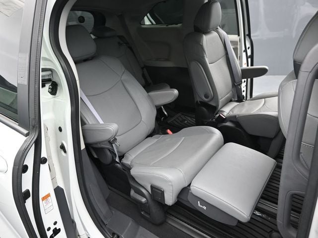 2023 Toyota Sienna Limited 7 Passenger