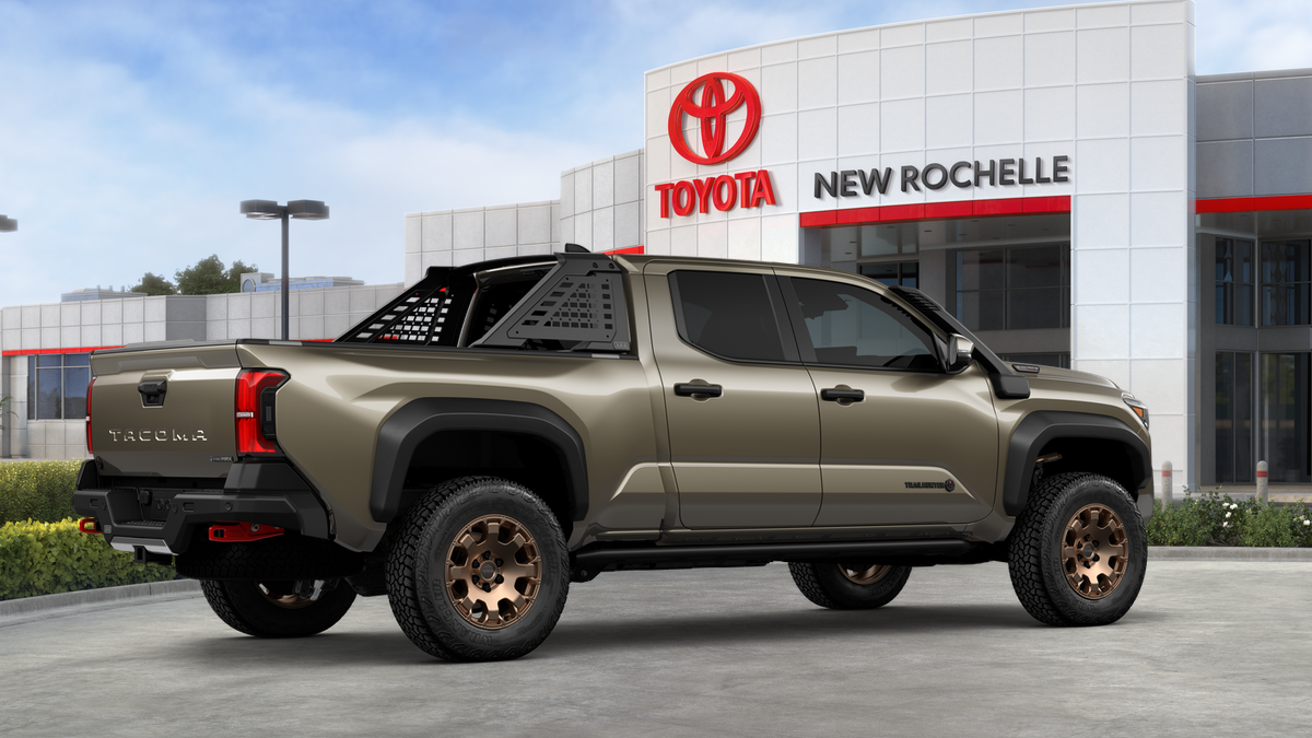 2026 Toyota Tacoma i-FORCE MAX Tacoma Trailhunter