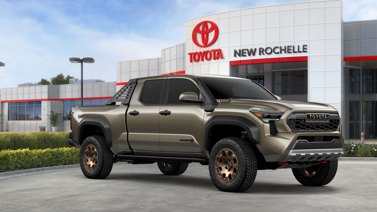 2026 Toyota Tacoma i-FORCE MAX Tacoma Trailhunter