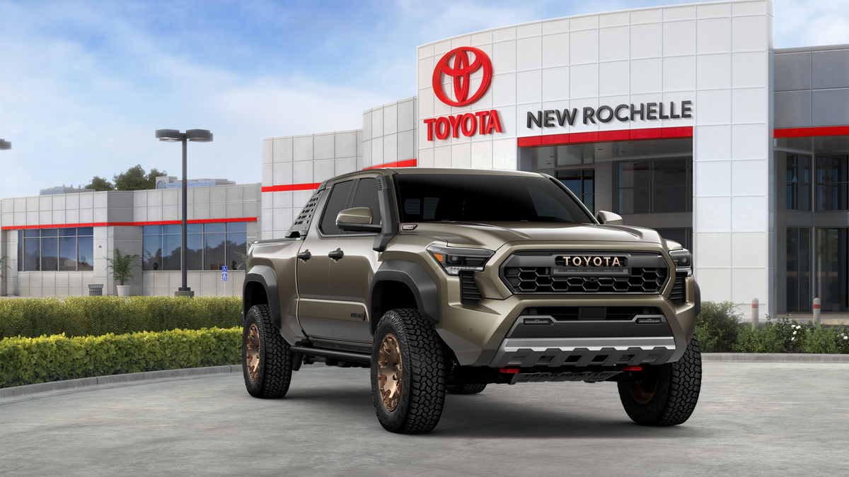 2026 Toyota Tacoma i-FORCE MAX Tacoma Trailhunter